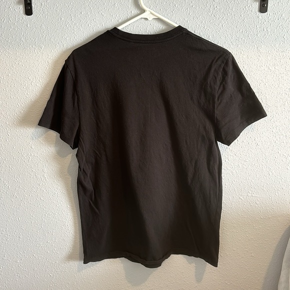 Graphic Tee size medium - Picture 2 of 4